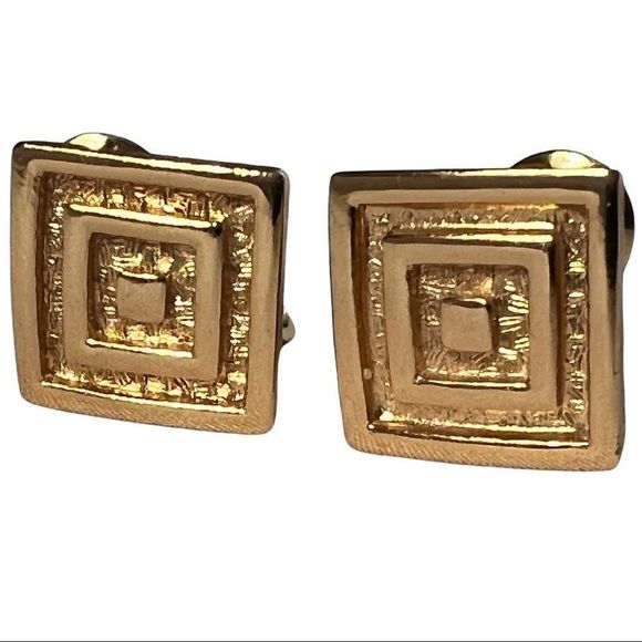 Vintage Monet Signed Bright Gold Square Or Diamond Clip Back Earrings - Picture 6 of 10